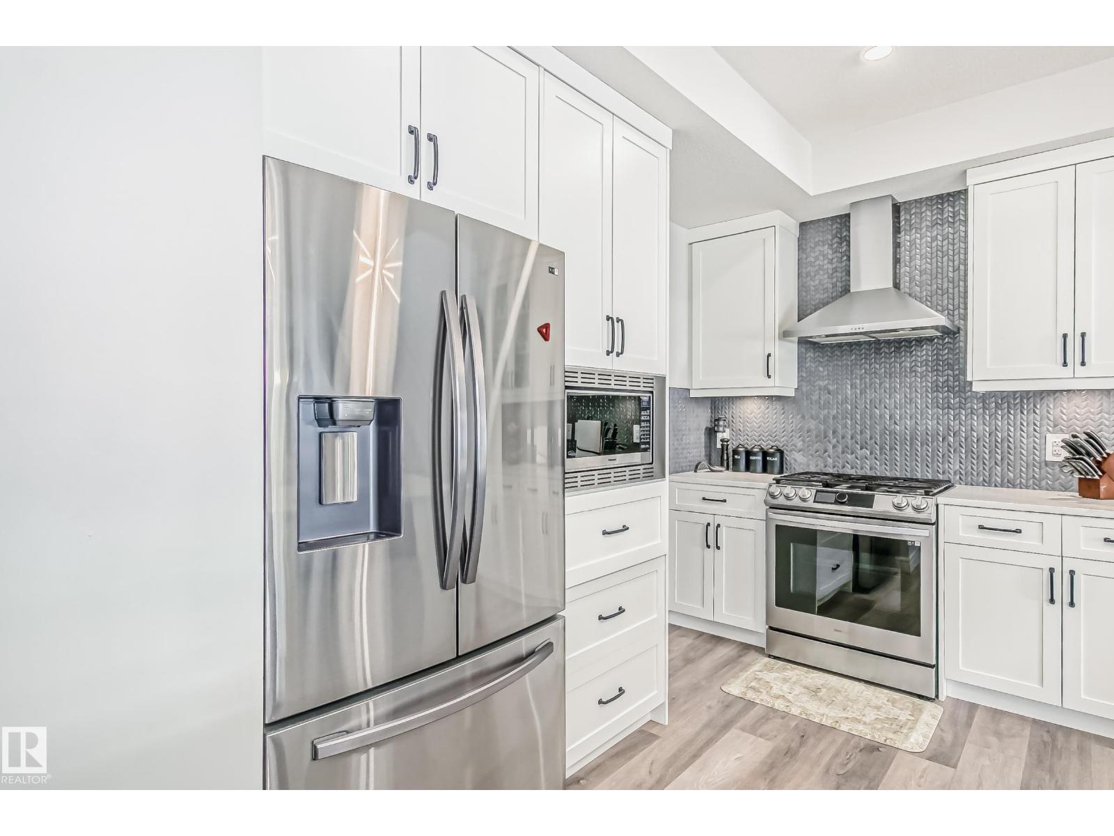 Photo 24 of 9620 230 St Nw, Edmonton AB