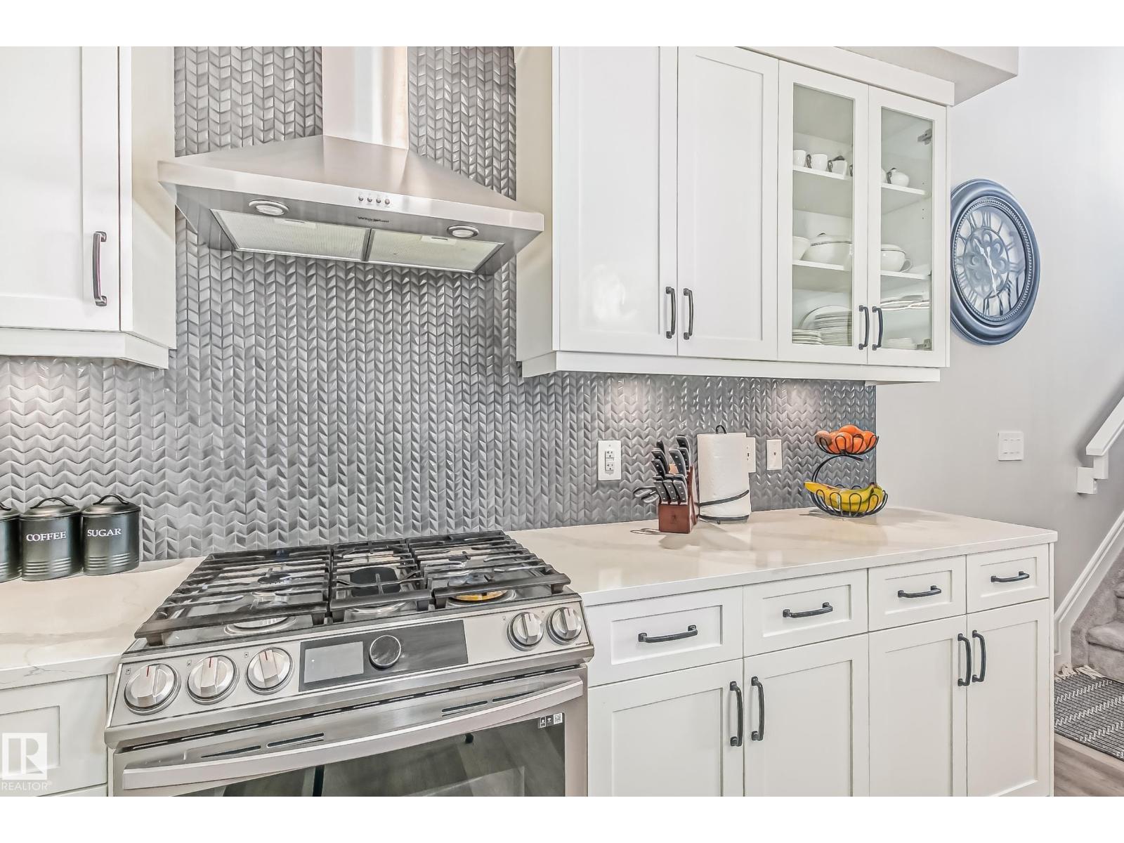 Photo 15 of 9620 230 St Nw, Edmonton AB