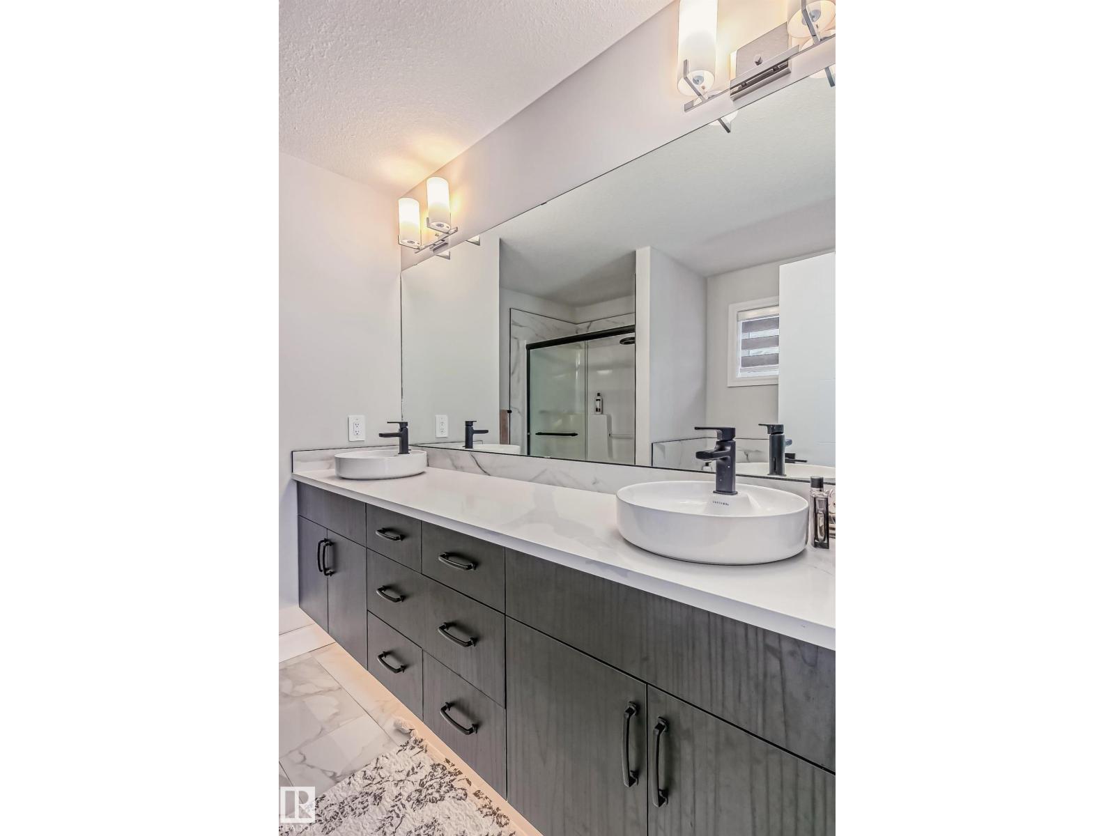 Photo 14 of 9620 230 St Nw, Edmonton AB