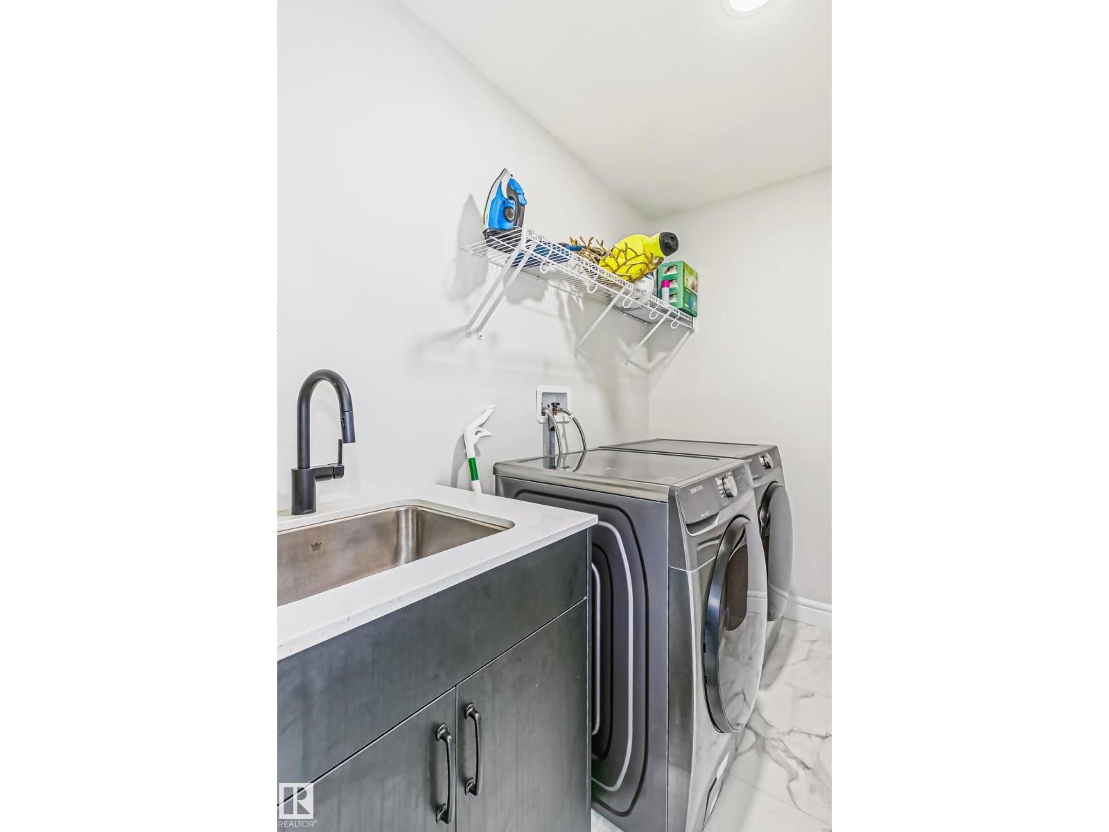 Photo 8 of 9620 230 St Nw, Edmonton AB