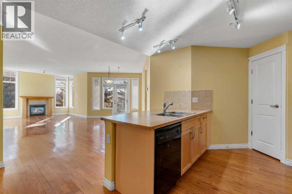 Single Family House for Sale in    Avenue SW Palliser Calgary 
