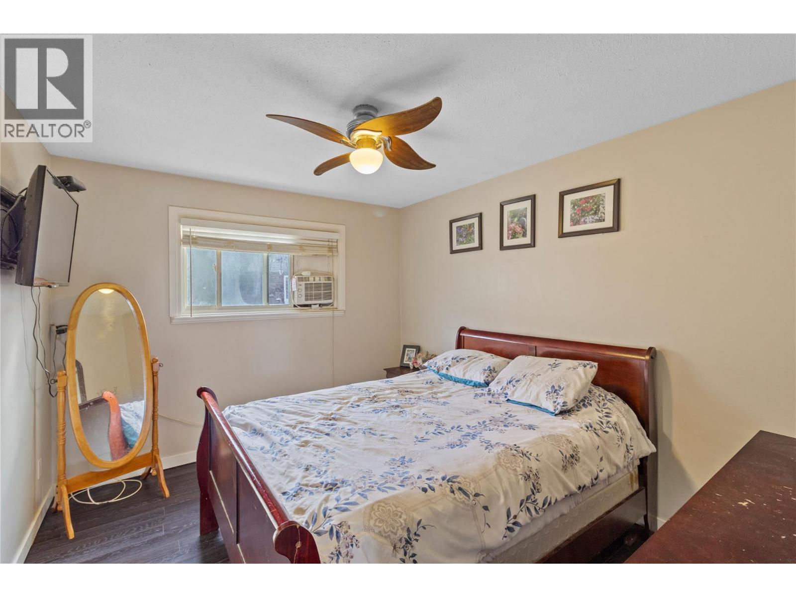865 MCQUEEN DRIVE - 16