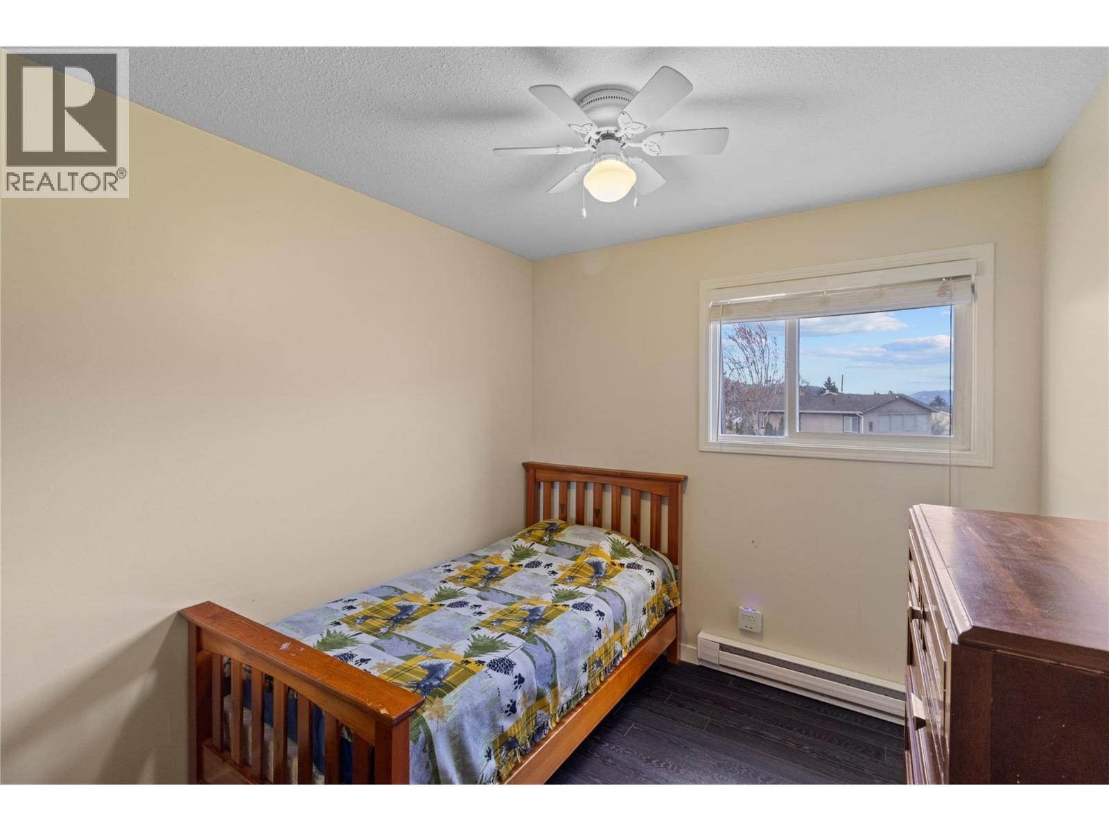 865 MCQUEEN DRIVE - 23