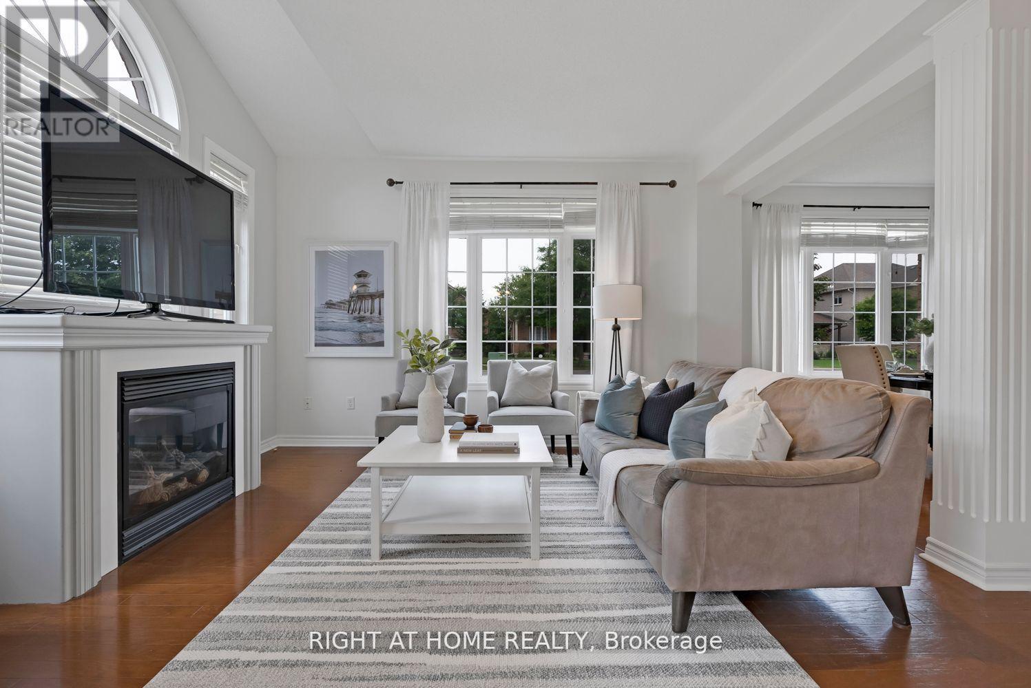 Photo 33 of 23 Don Morris Court, Clarington ON