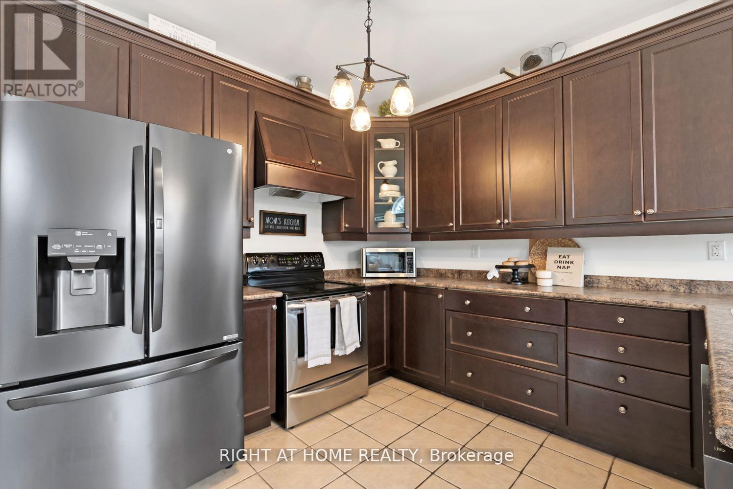 Photo 29 of 23 Don Morris Court, Clarington ON