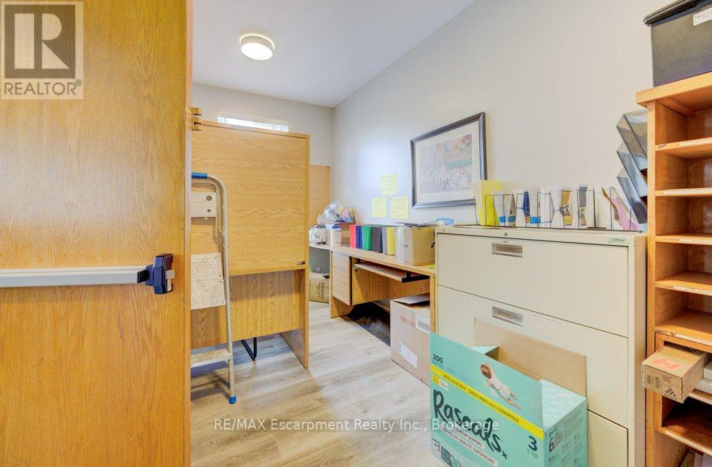 Photo 18 of 70 Chatham Street, Brantford ON