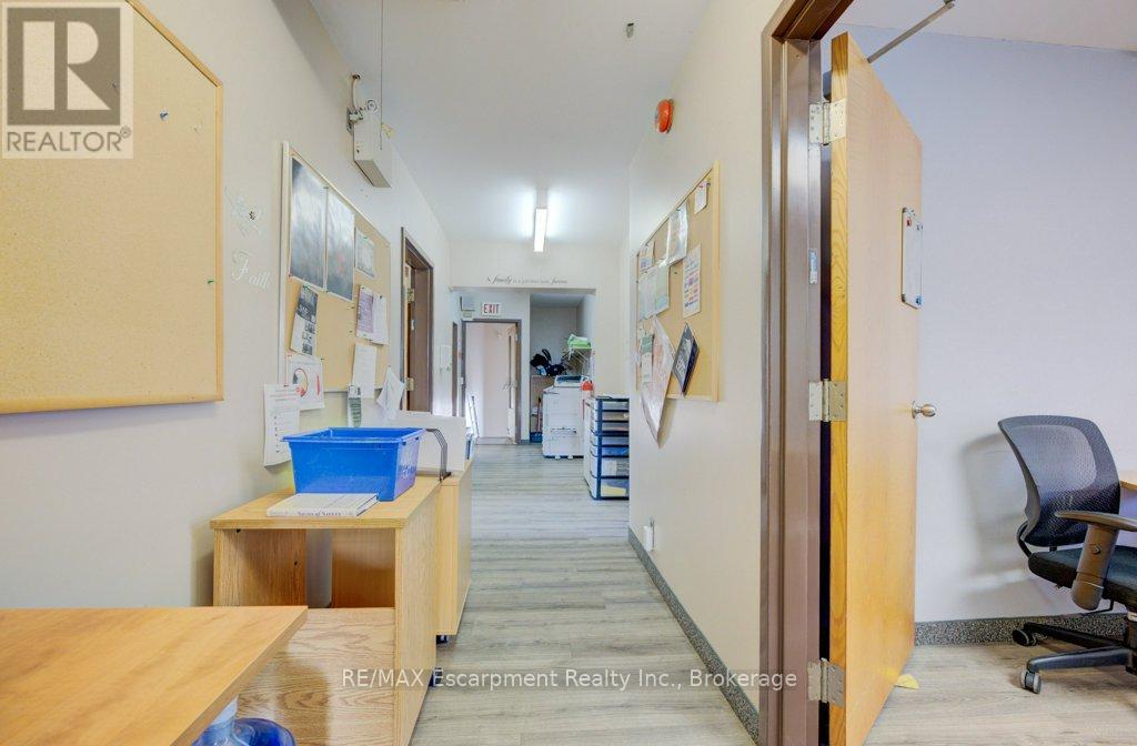 Photo 30 of 70 Chatham Street, Brantford ON