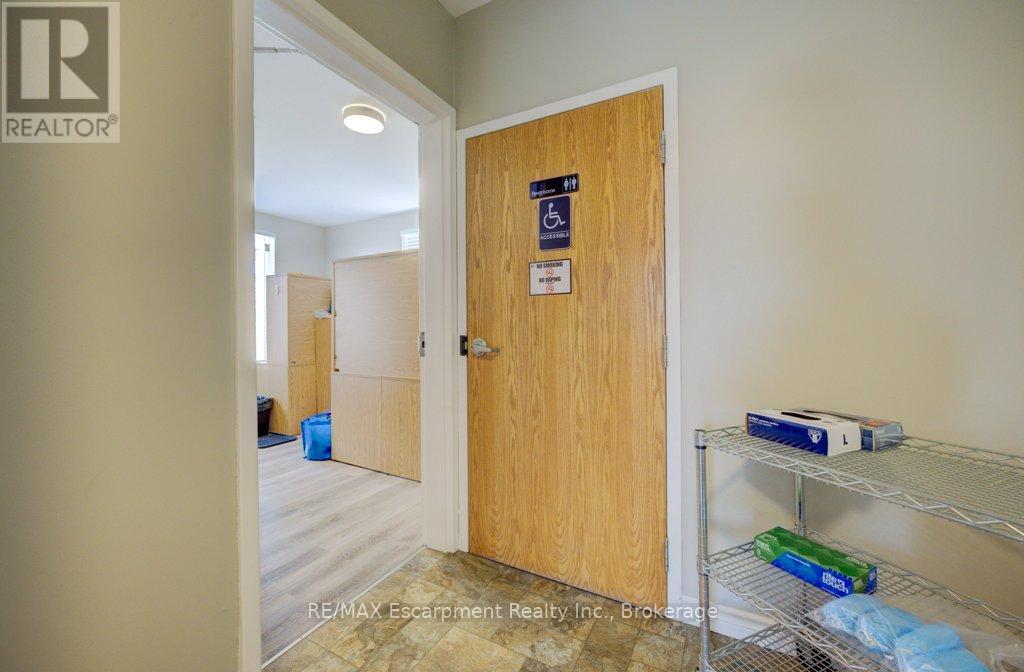 Photo 20 of 70 Chatham Street, Brantford ON
