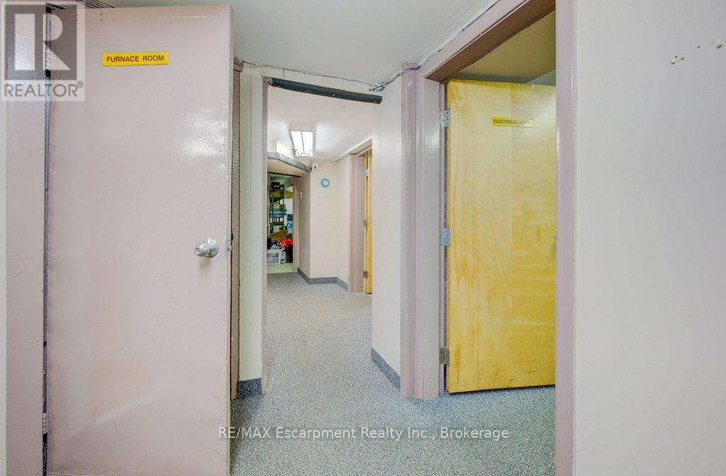 Photo 37 of 70 Chatham Street, Brantford ON