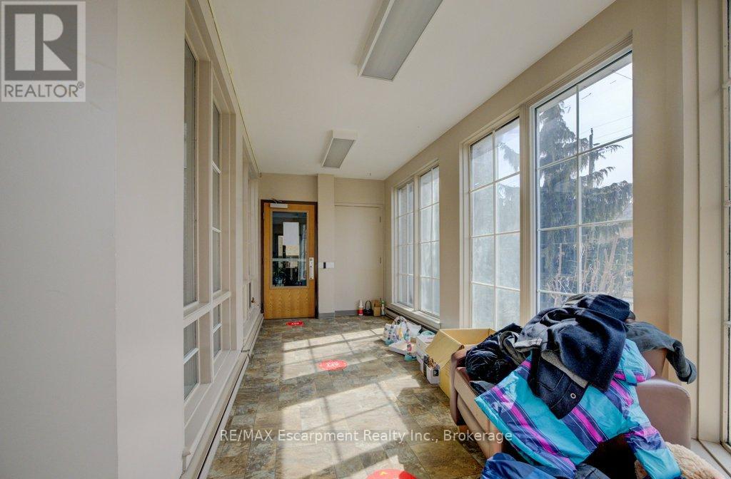 Photo 41 of 70 Chatham Street, Brantford ON