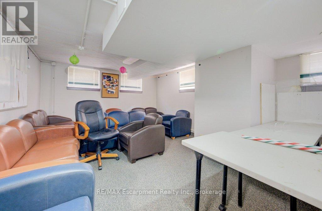 Photo 36 of 70 Chatham Street, Brantford ON