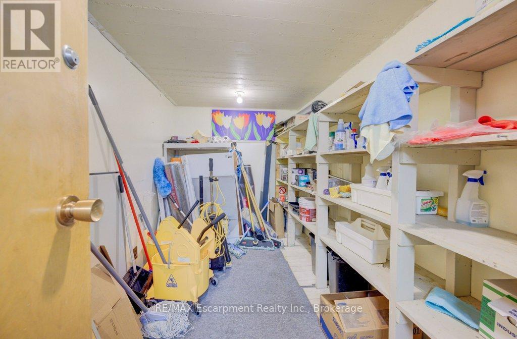 Photo 39 of 70 Chatham Street, Brantford ON