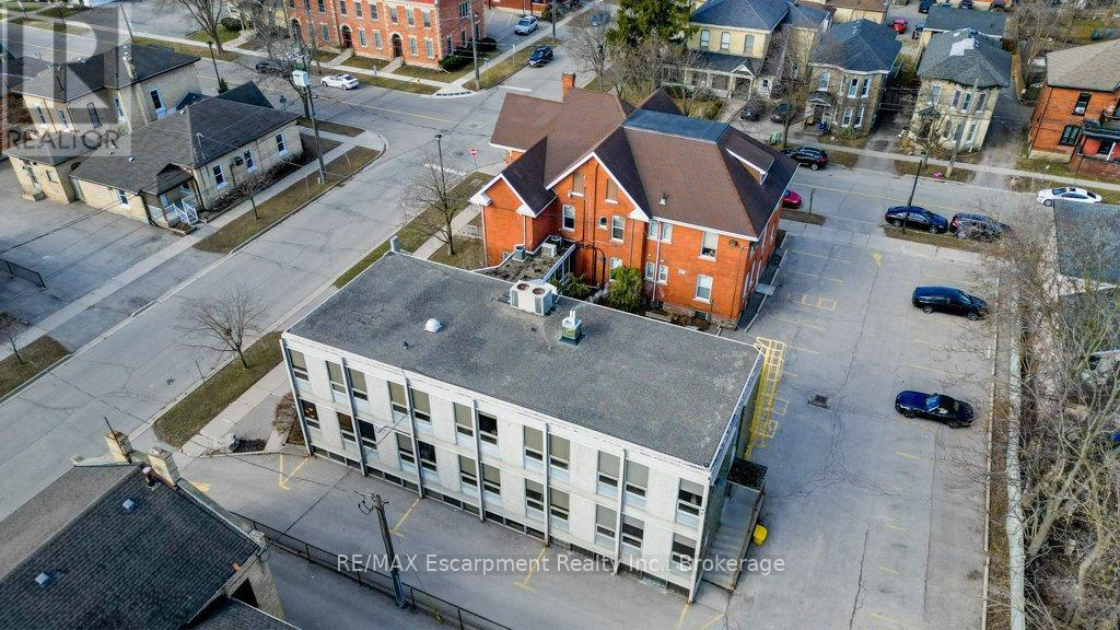Photo 42 of 70 Chatham Street, Brantford ON