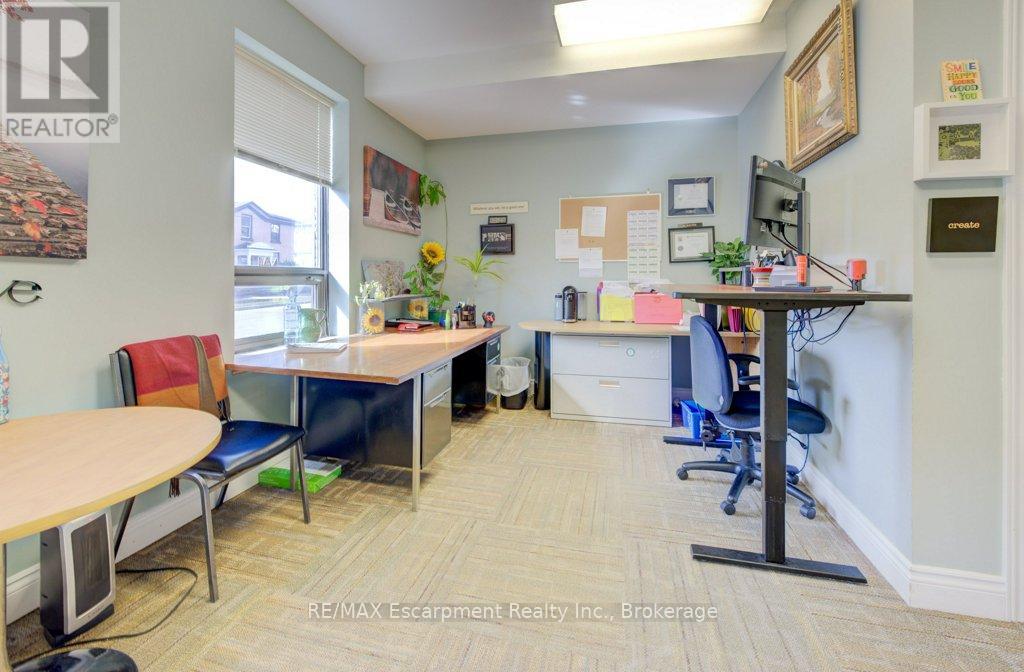 Photo 21 of 80 Chatham Street, Brantford ON