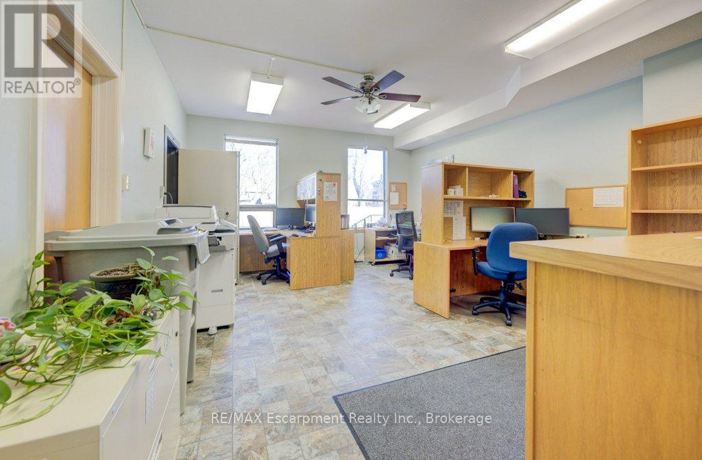 Photo 11 of 80 Chatham Street, Brantford ON