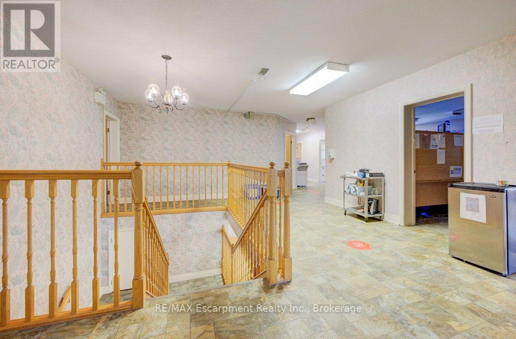 Photo 25 of 80 Chatham Street, Brantford ON