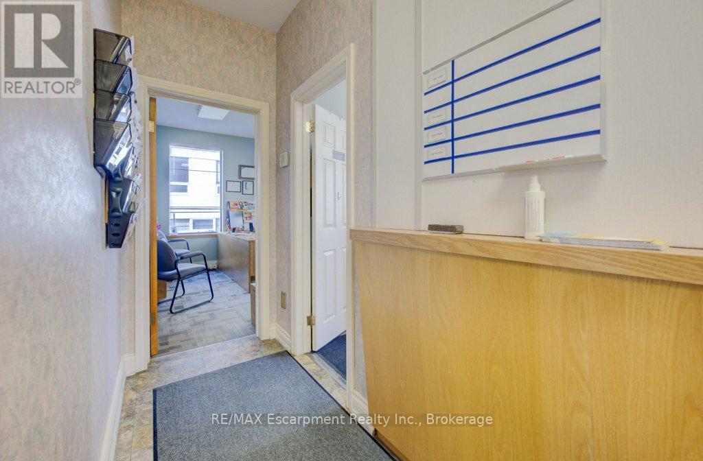 Photo 9 of 80 Chatham Street, Brantford ON