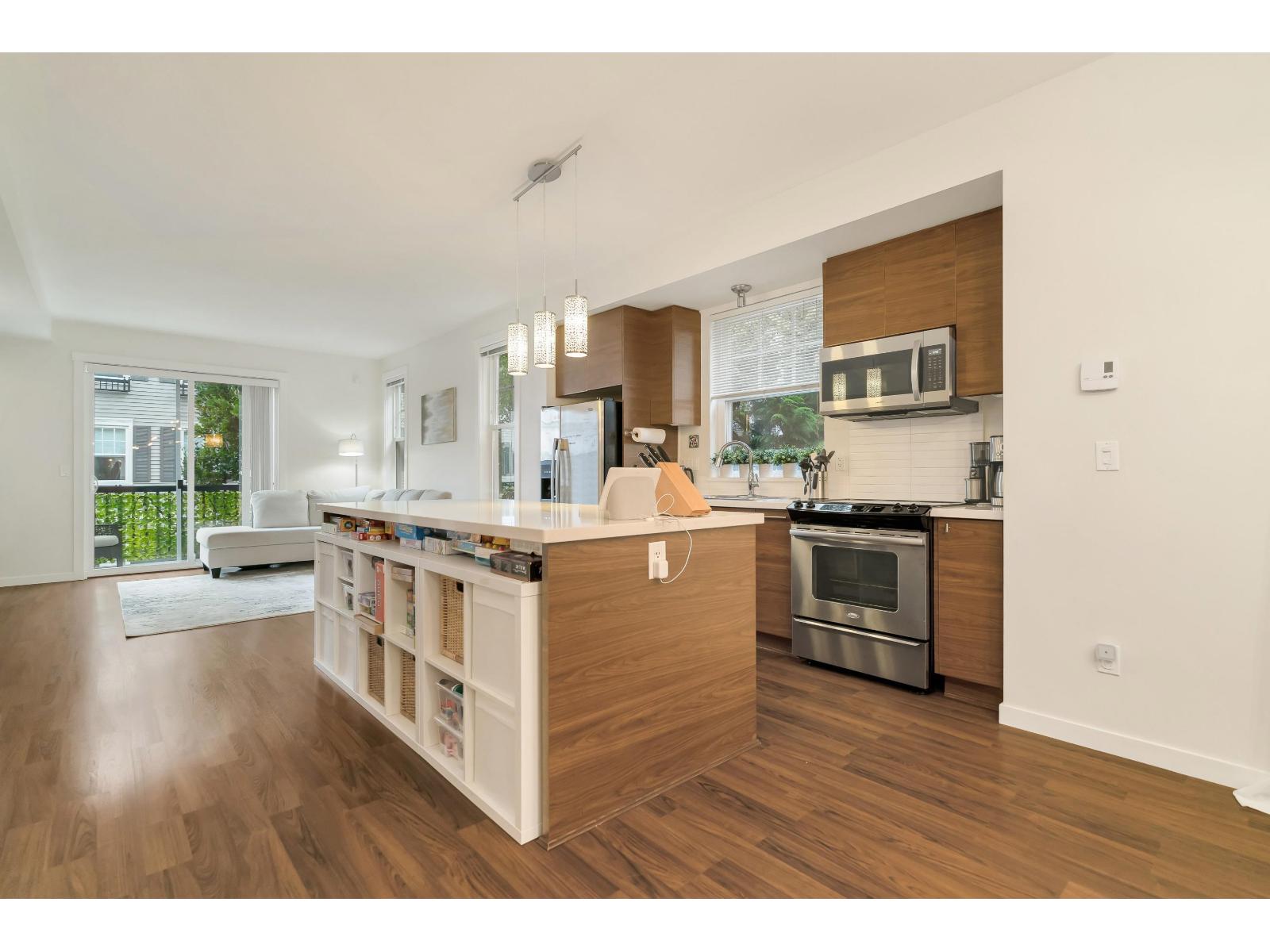 Photo 14 of 8 7238 189 Street, Surrey BC