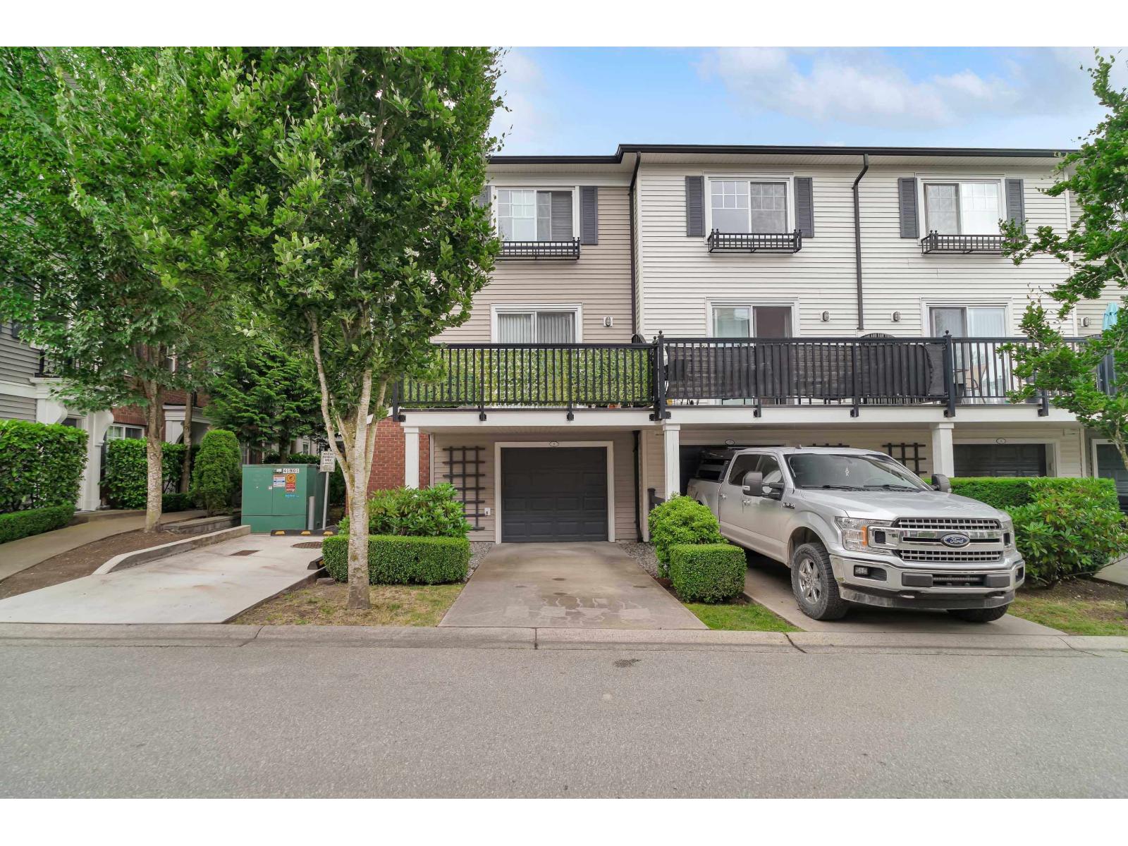 Photo 2 of 8 7238 189 Street, Surrey BC