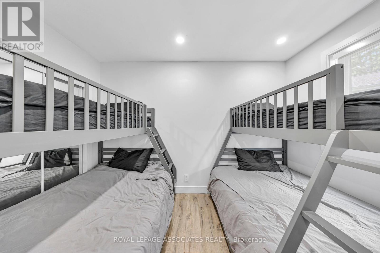 Photo 15 of 57 Poplar Crescent, Ramara ON