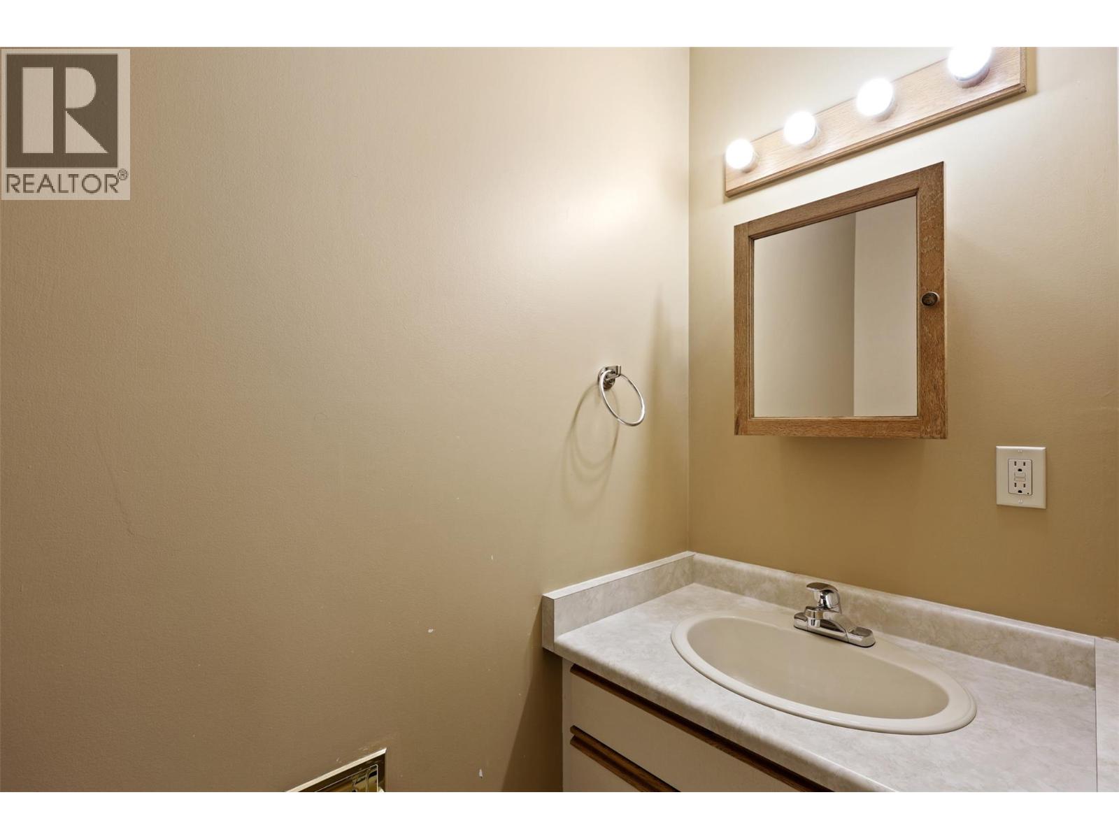 Photo 8 of 1550 Nicolani Court, Kamloops BC