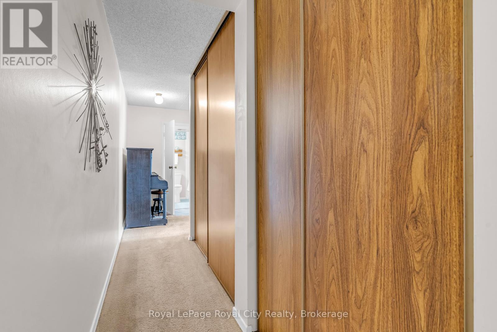 Photo 3 of 803 22 Marilyn Drive, Guelph ON