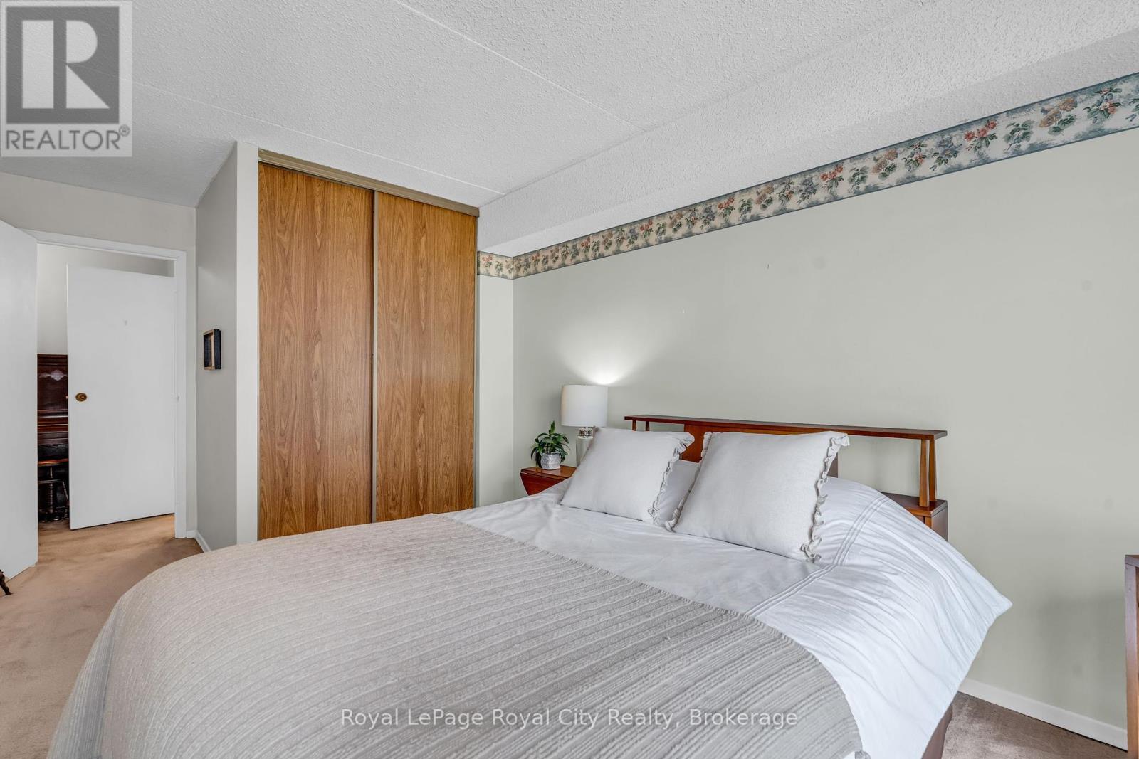 Photo 22 of 803 22 Marilyn Drive, Guelph ON