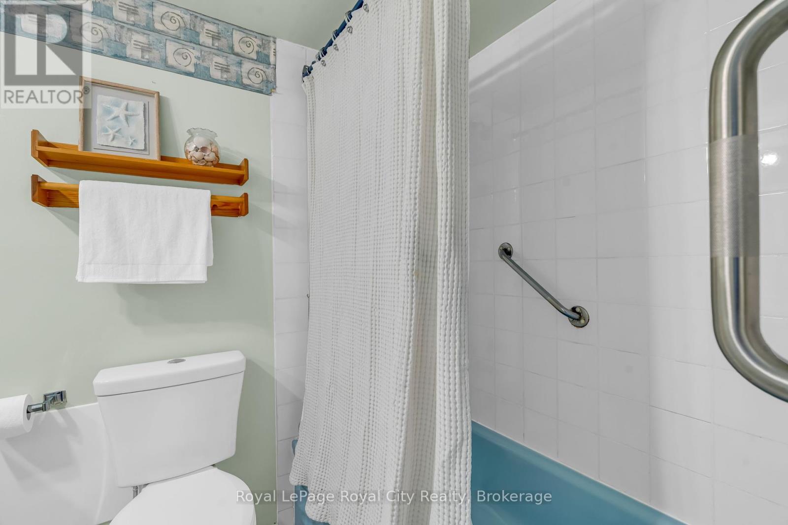 Photo 13 of 803 22 Marilyn Drive, Guelph ON