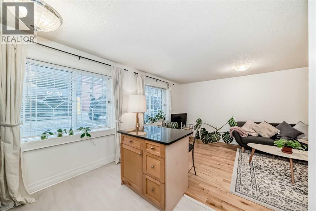 Single Family House for Sale in    Avenue SW Mission Calgary 