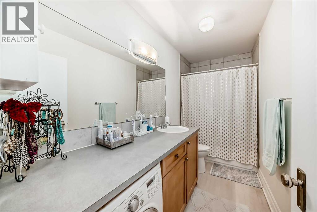 Single Family House for Sale in    Avenue SW Mission Calgary 