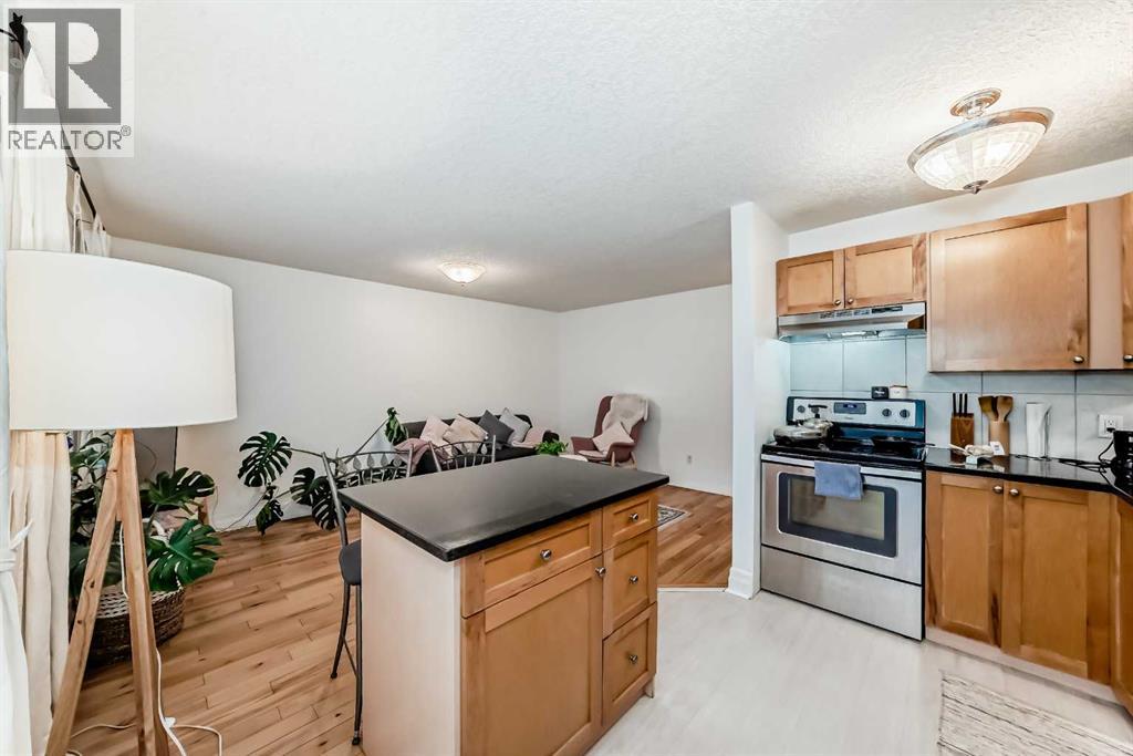 Single Family House for Sale in    Avenue SW Mission Calgary 