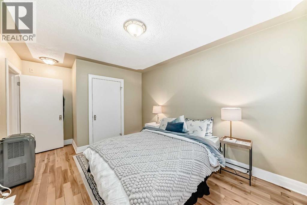 Single Family House for Sale in    Avenue SW Mission Calgary 