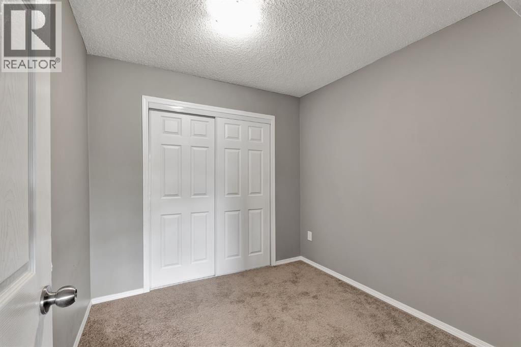 Single Family House for Sale in  Evansview Manor NW Evanston Calgary 