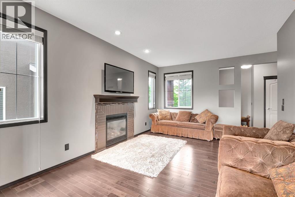 Single Family House for Sale in  Evansview Manor NW Evanston Calgary 