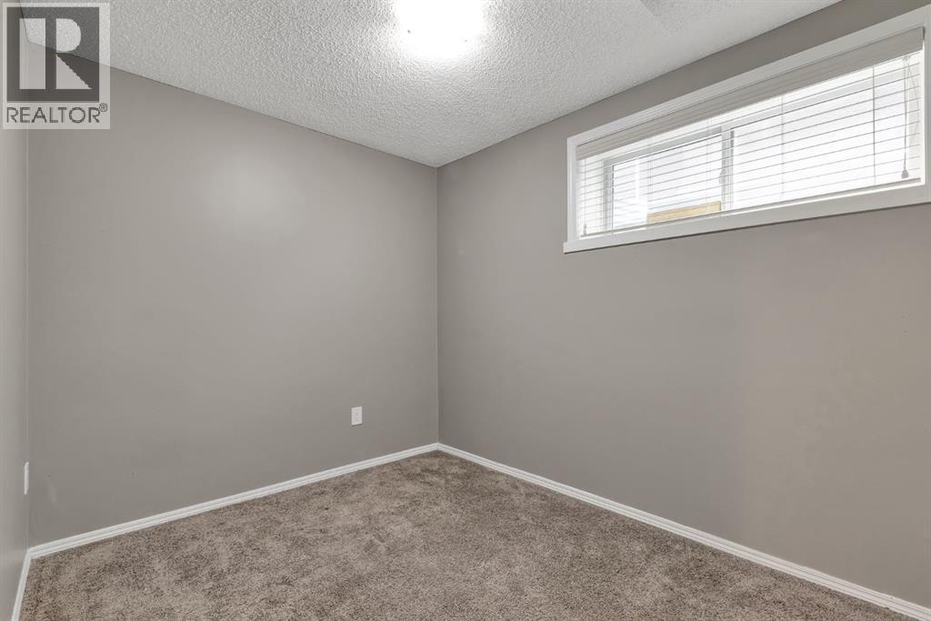 Single Family House for Sale in  Evansview Manor NW Evanston Calgary 