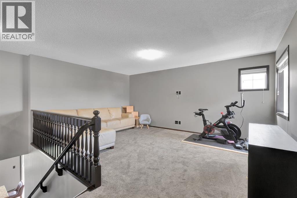 Single Family House for Sale in  Evansview Manor NW Evanston Calgary 