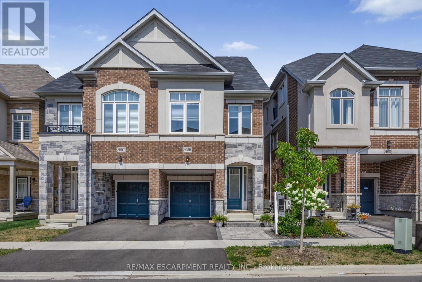 Photo 1 of 3959 Koenig Road, Burlington ON