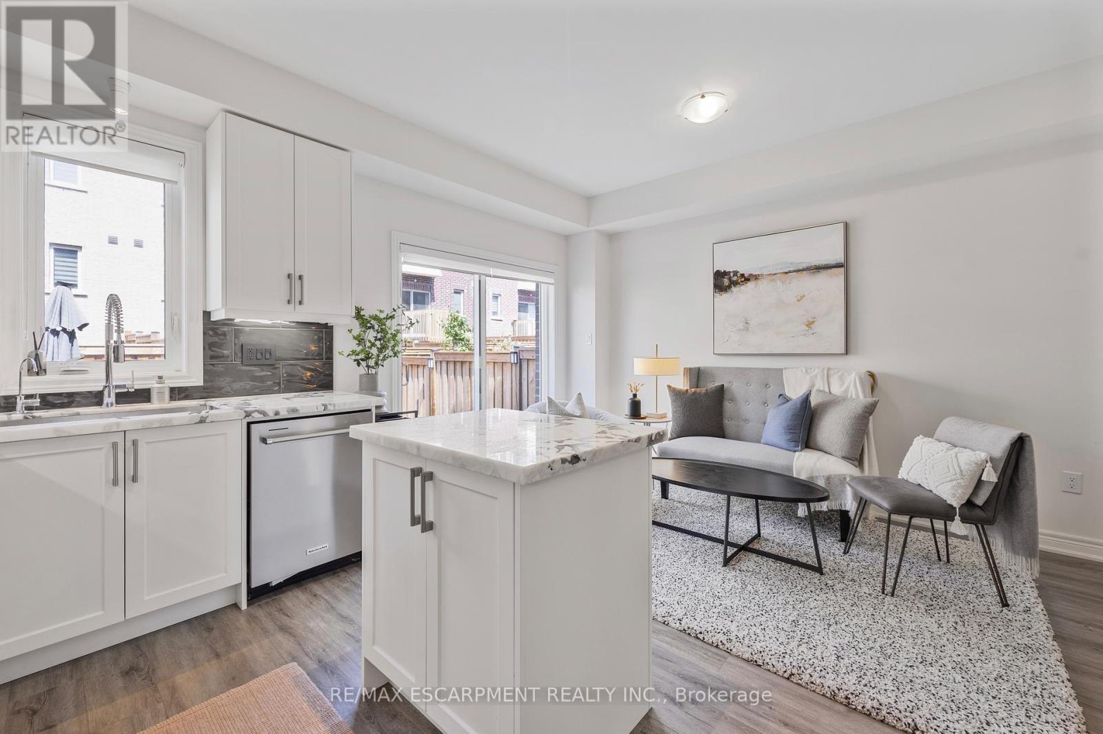 Photo 14 of 3959 Koenig Road, Burlington ON