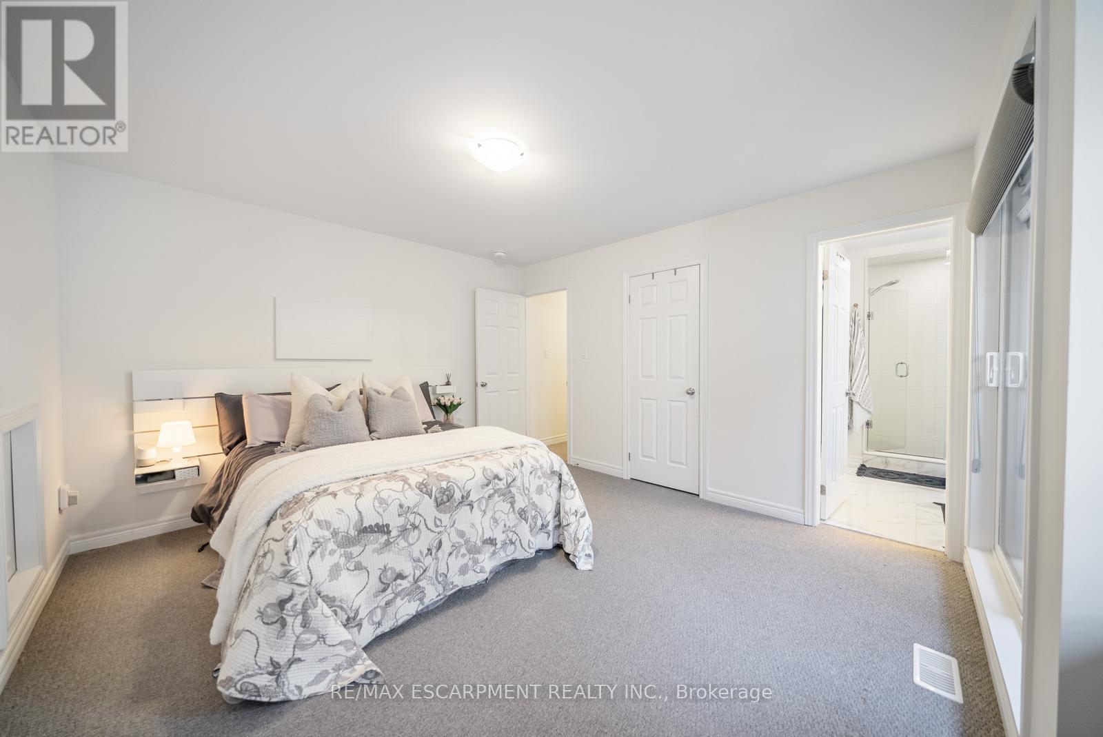 Photo 28 of 3959 Koenig Road, Burlington ON