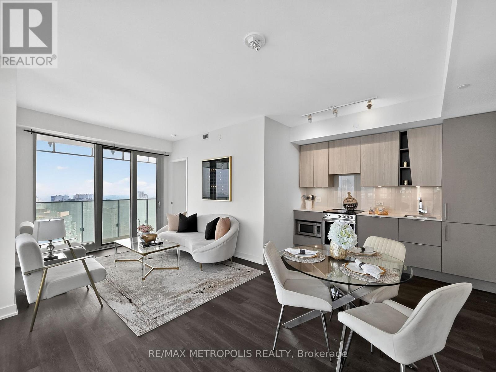 Photo 28 of 4010 3900 Confederation Parkway, Mississauga ON
