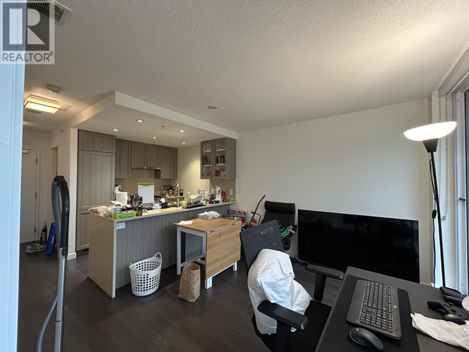 Photo 1 of 613 5665 Boundary Road, Vancouver BC