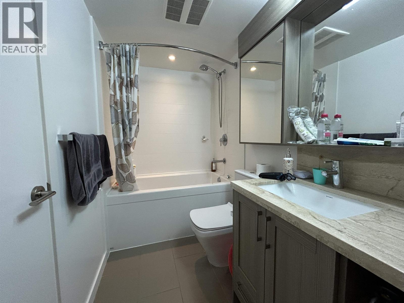 Photo 13 of 613 5665 Boundary Road, Vancouver BC