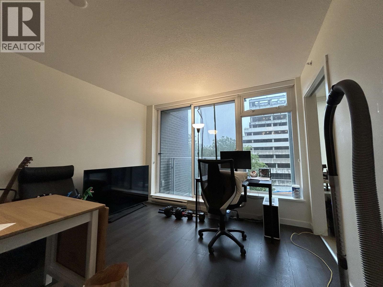 Photo 11 of 613 5665 Boundary Road, Vancouver BC