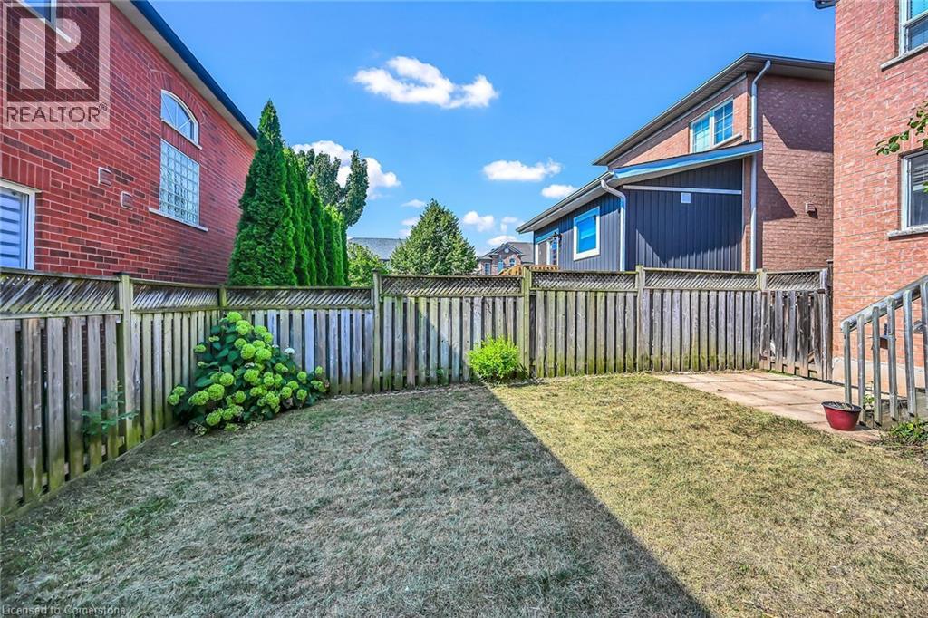 Photo 4 of 5648 Evelyn Lane, Burlington ON