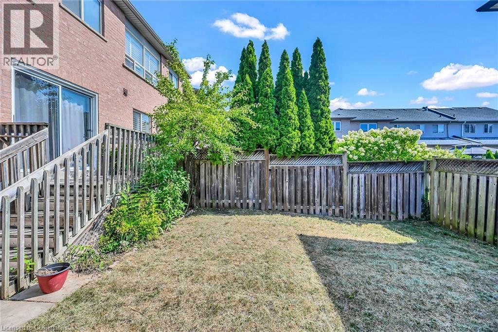 Photo 6 of 5648 Evelyn Lane, Burlington ON