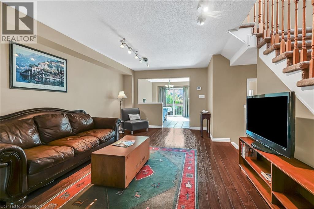 Photo 14 of 5648 Evelyn Lane, Burlington ON