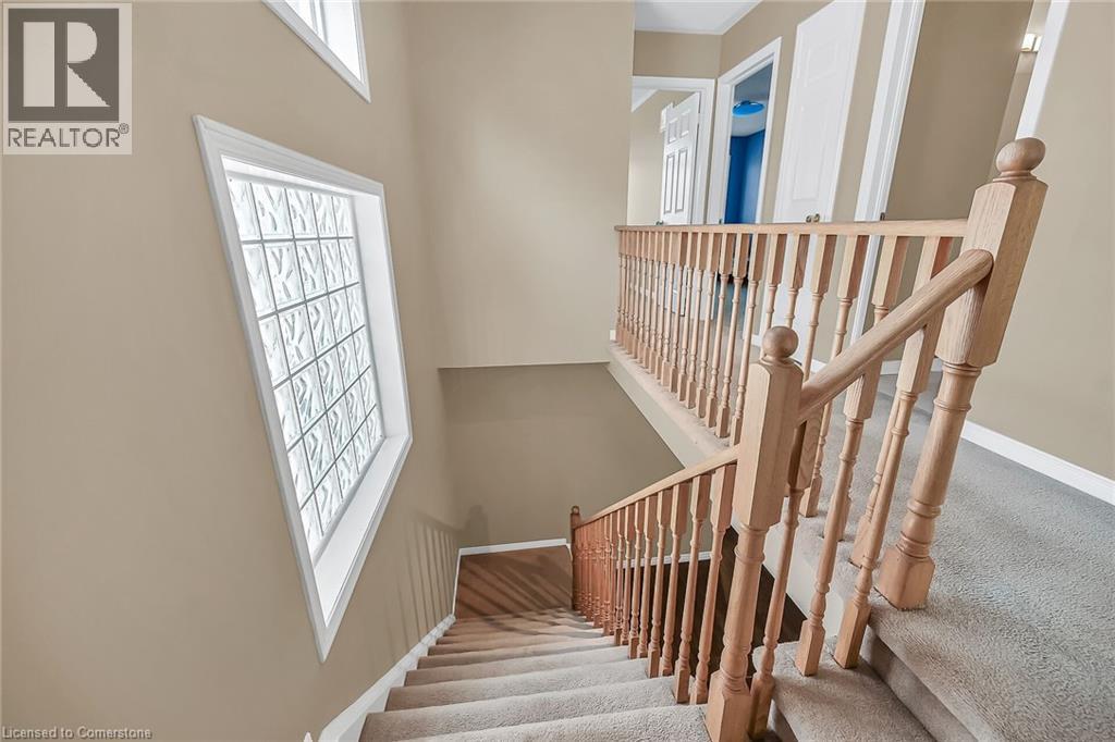 Photo 10 of 5648 Evelyn Lane, Burlington ON