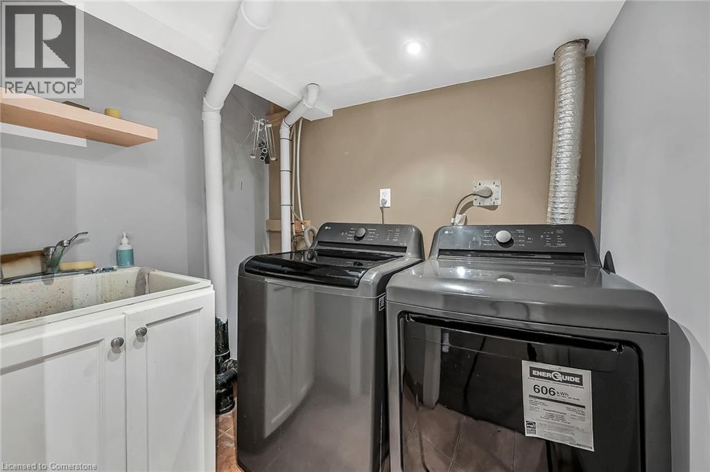 Photo 35 of 5648 Evelyn Lane, Burlington ON