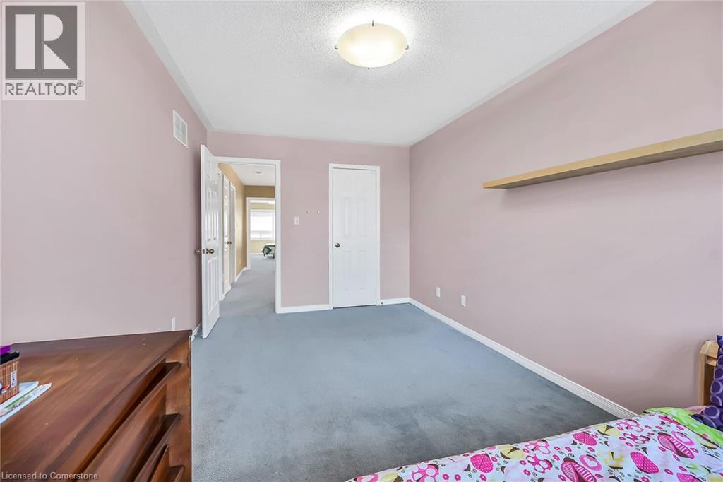 Photo 9 of 5648 Evelyn Lane, Burlington ON