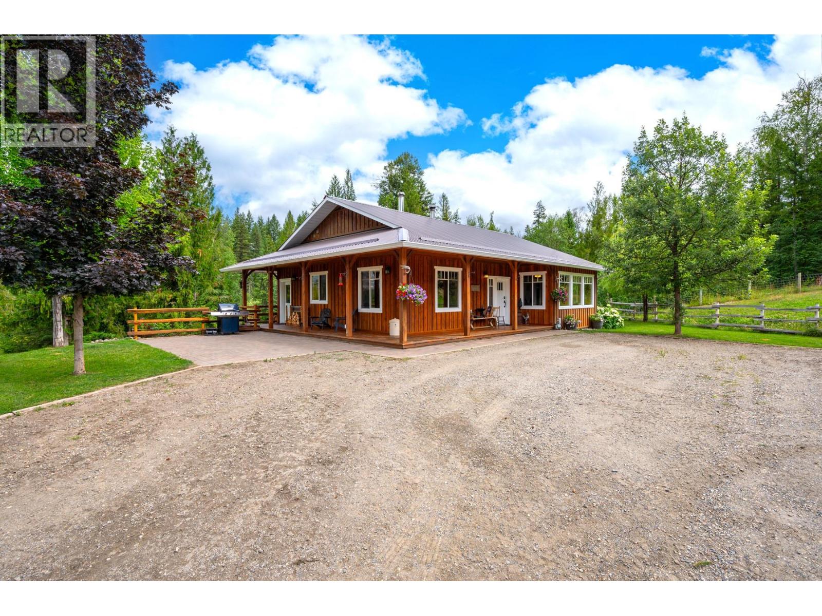 Photo 33 of 380 Richlands Road, Cherryville BC
